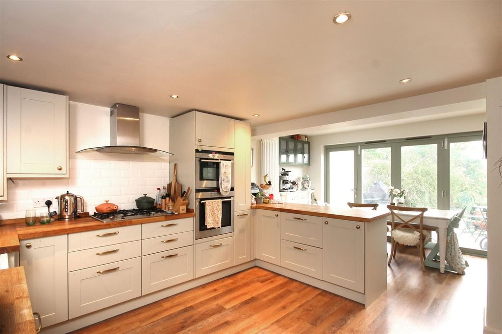 Property photo 2 of 20 Kitchenwide.Jpg
