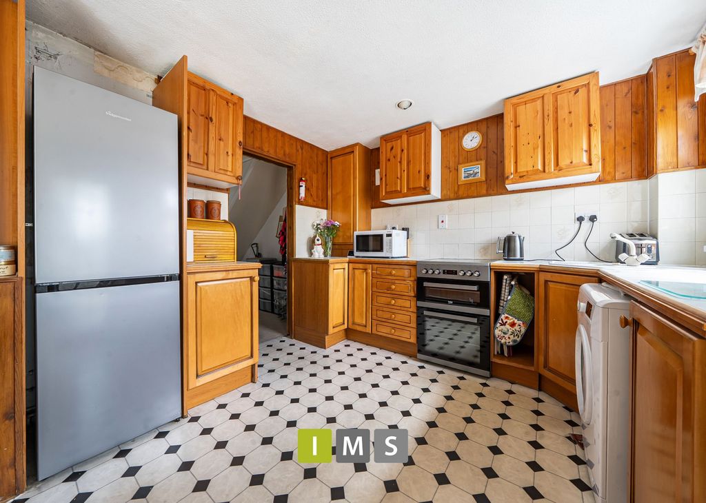 Property photo 3 of 17