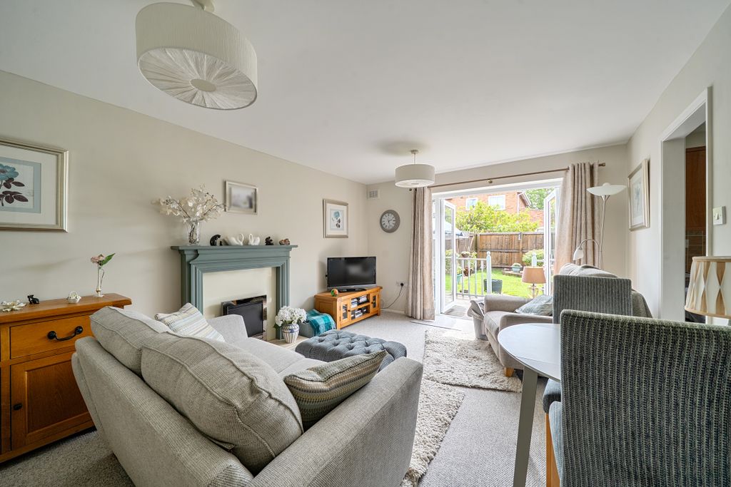 Property photo 2 of 12 147823476A301679727Fc