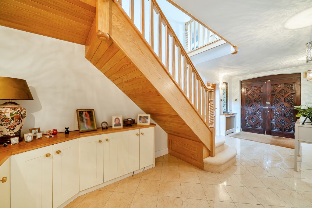 Property photo 2 of 45