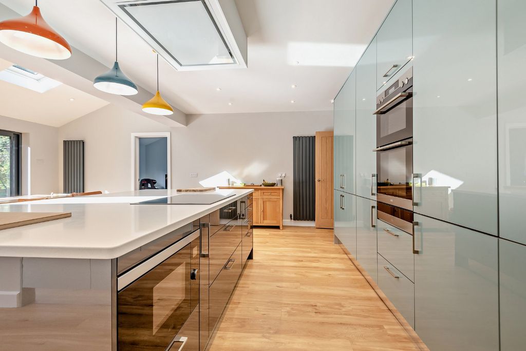 Property photo 3 of 17 Picture 3