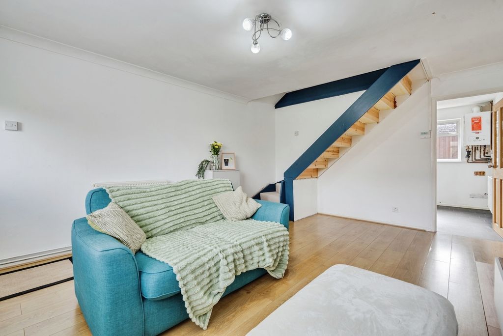 Property photo 3 of 19 Pbox-Img.Jpg