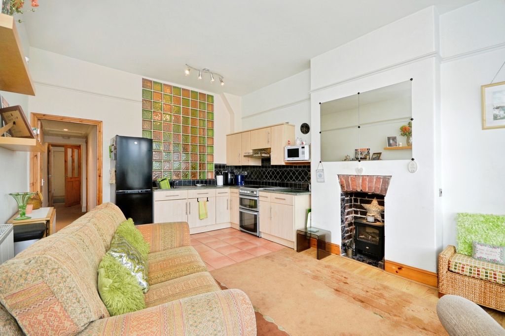 Additional image 4 of 2 bed flat for saleBeach Road, Menai Bridge, Isle Of Anglesey LL59