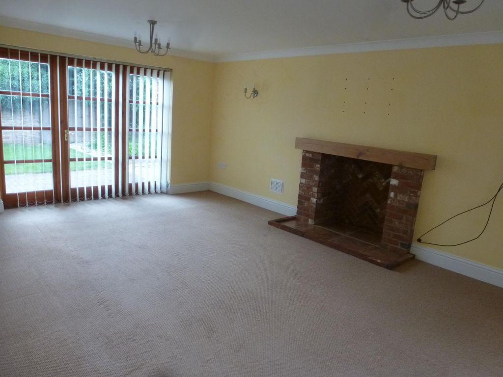 Property photo 3 of 15 Living Room