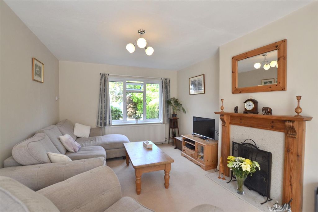 Property photo 3 of 20 Sitting Room.Jpg