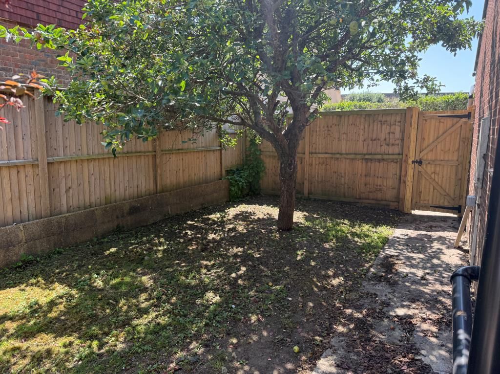 Property photo 3 of 11 Garden