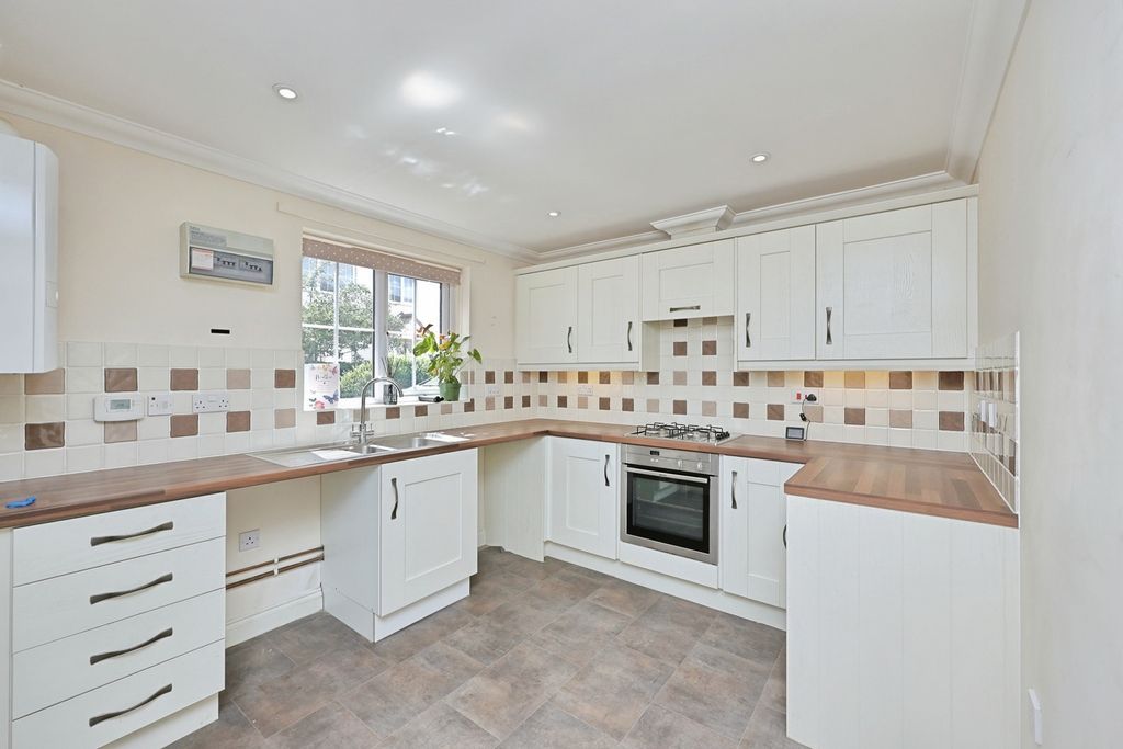 Property photo 2 of 15 Pbox-Img.Jpg