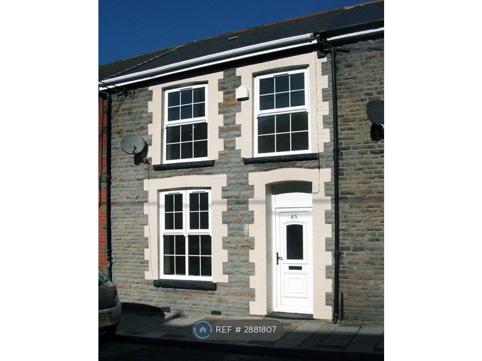 Property photo 1 of 19 House Frontage
