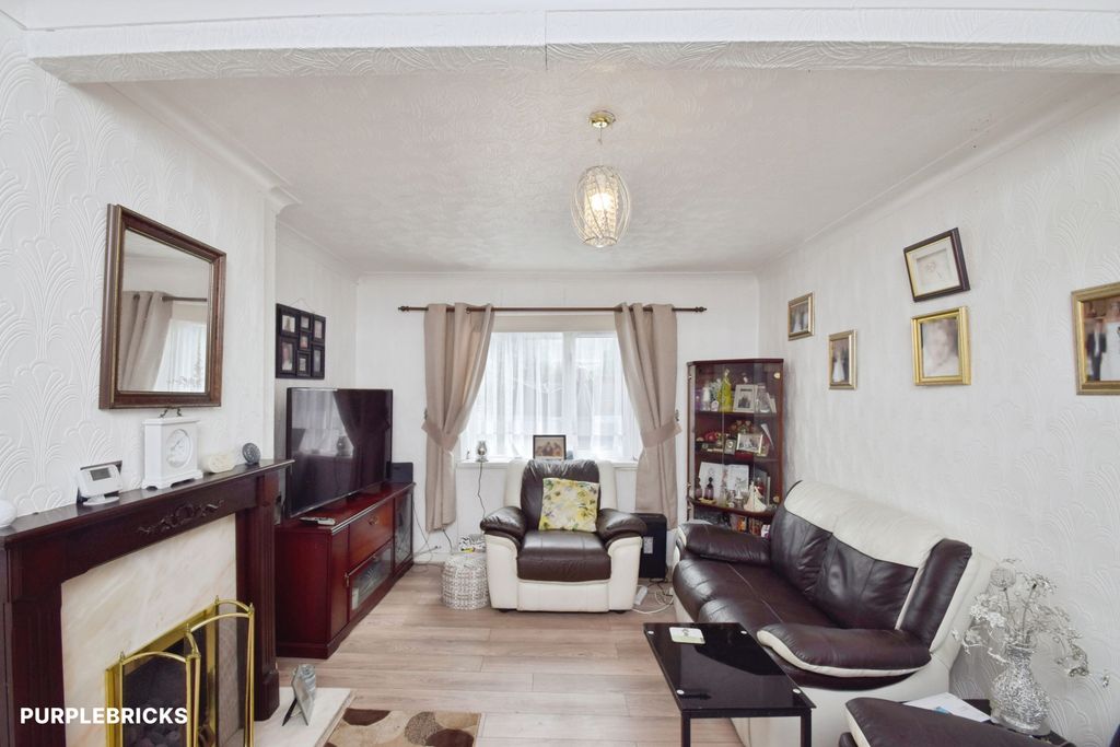 Property photo 3 of 41