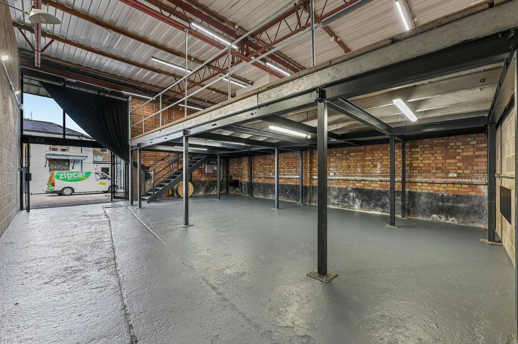 Property photo 3 of 5 Olbcsybilmews3.Jpg