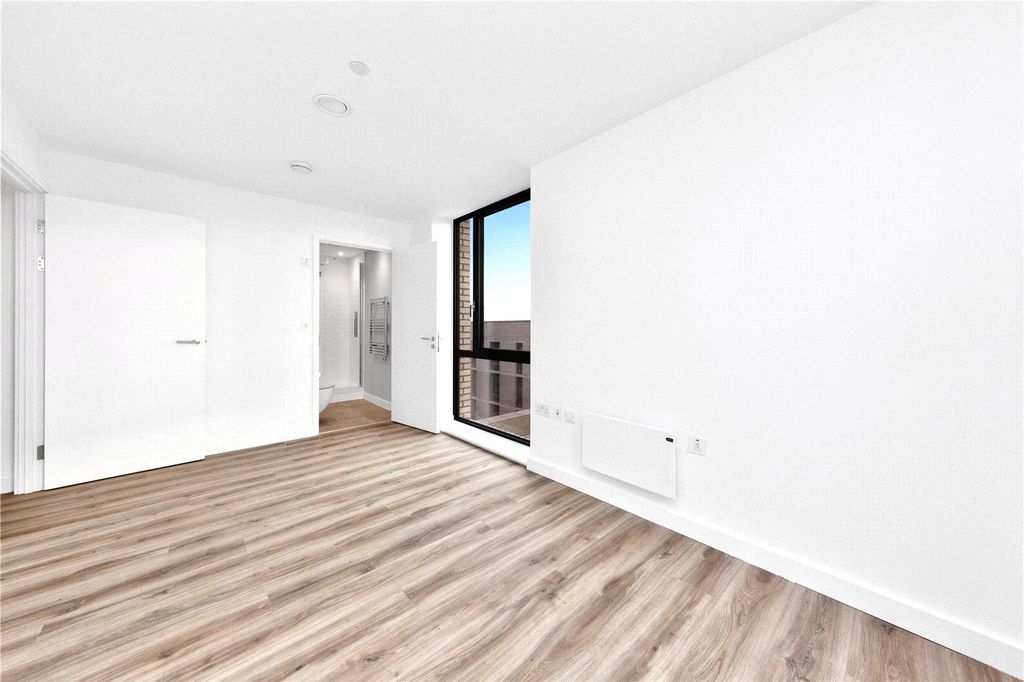 Property photo 3 of 10 Picture No. 11