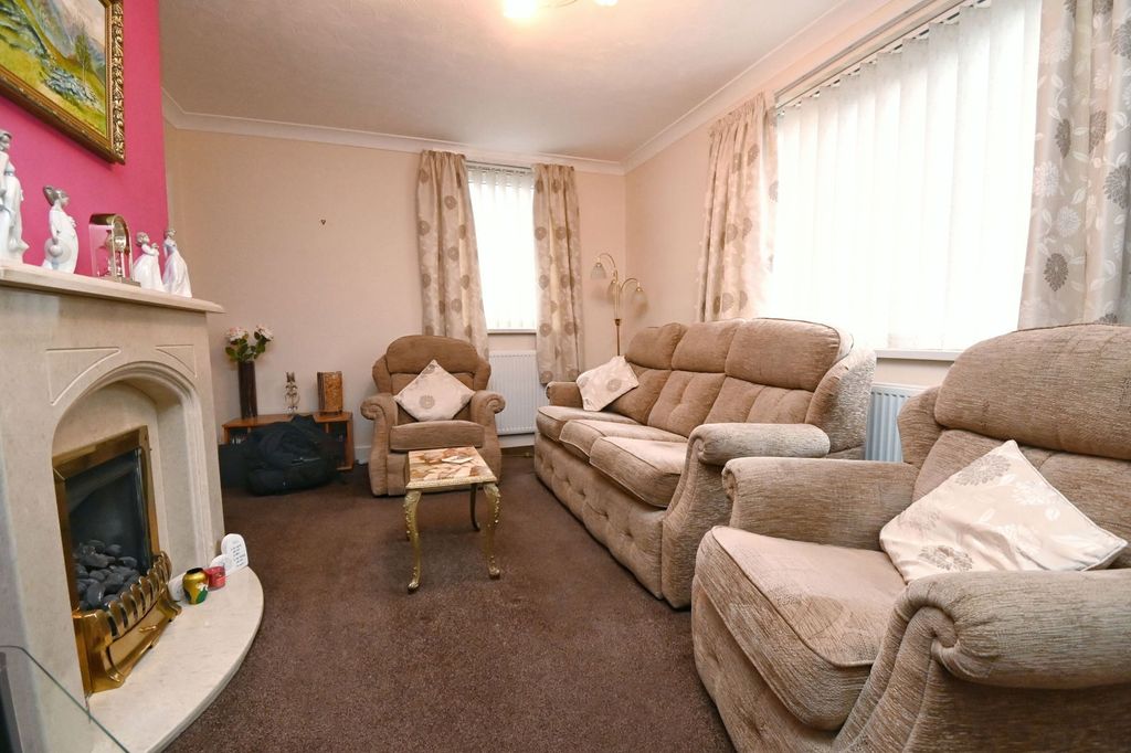 Property photo 2 of 15