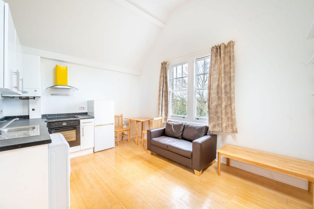 Property photo 2 of 5