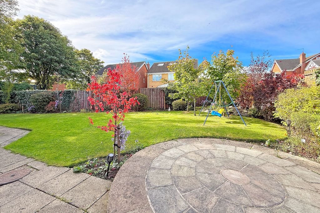 Property photo 2 of 31