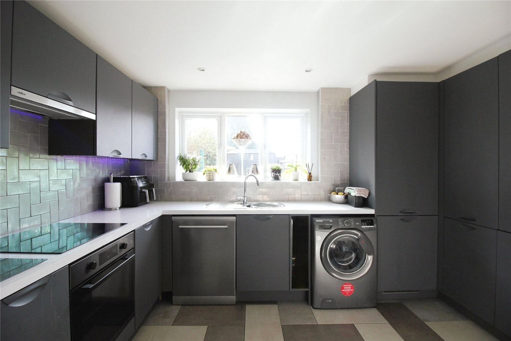 Property photo 3 of 13 Picture No. 13