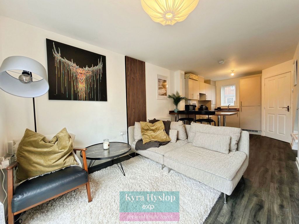 Property photo 2 of 13