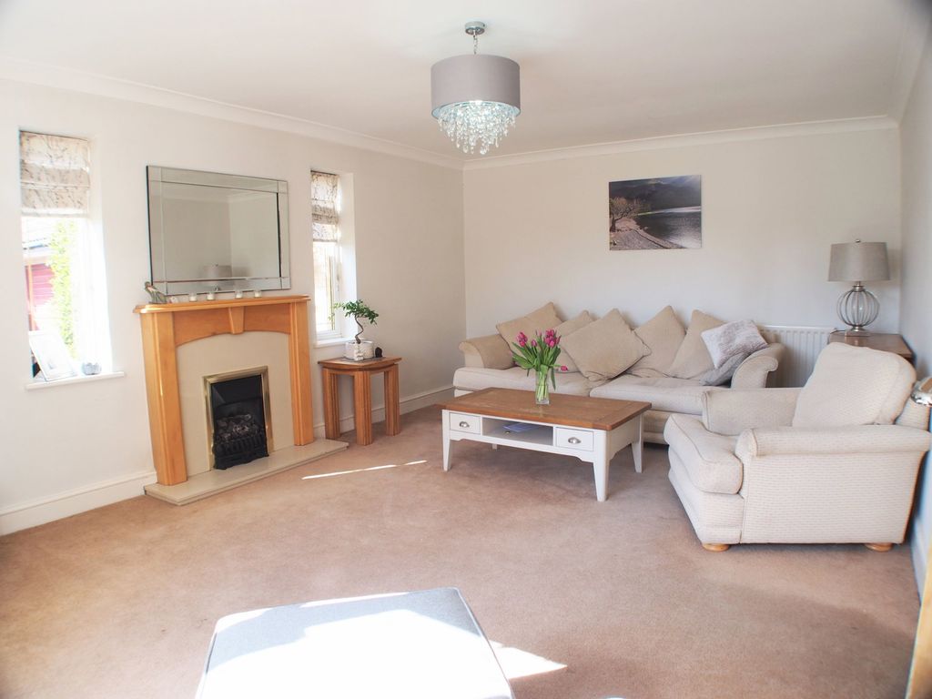 Property photo 2 of 23