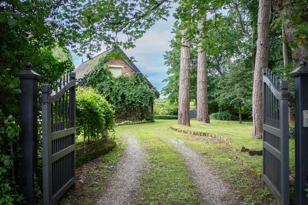 Property photo 3 of 57 Photo 15
