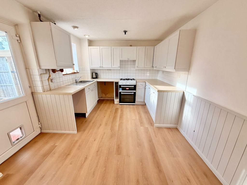 Property photo 2 of 19 Image