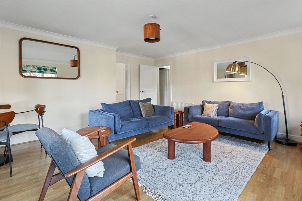 Property photo 3 of 11 Living/Dining