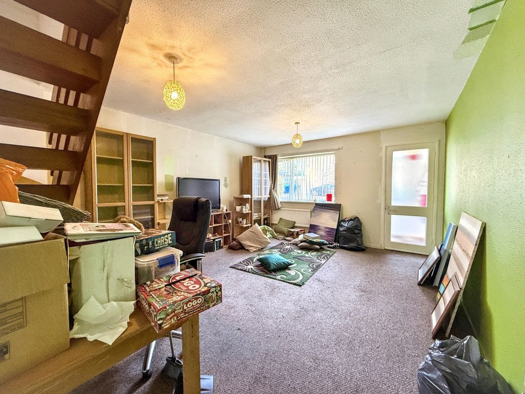 Property photo 3 of 12 Image 2