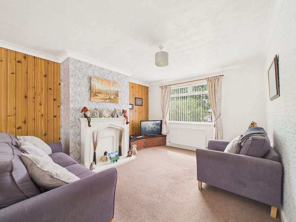 Property photo 2 of 12 Lounge