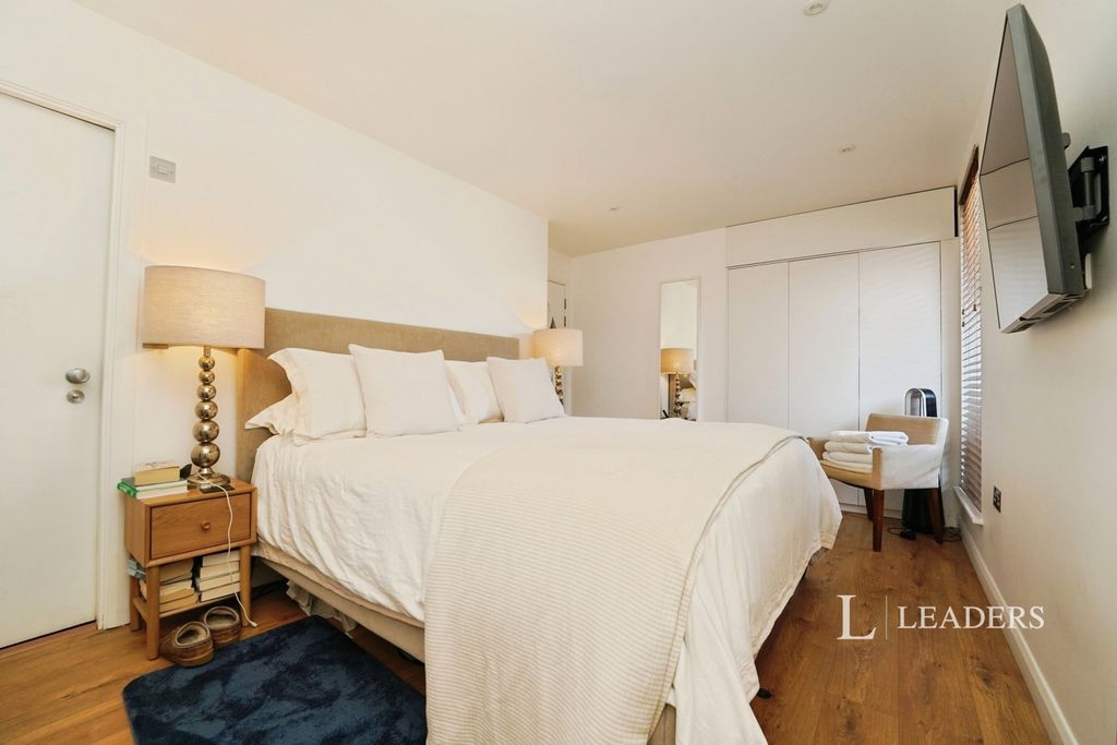 Property photo 2 of 16 Pbox-Img.Jpg