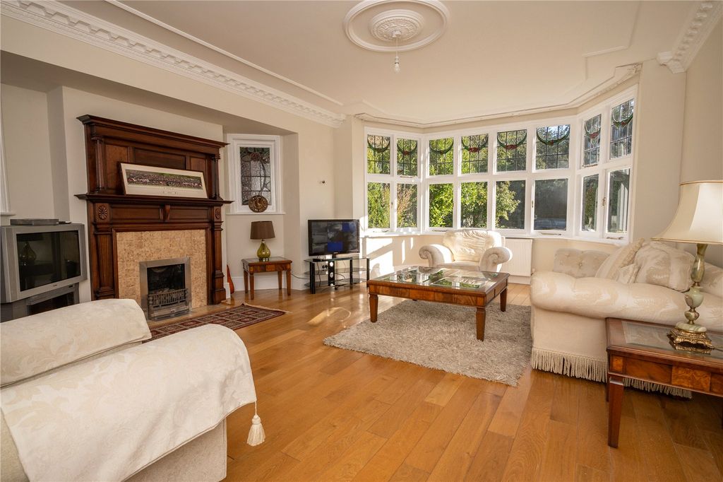 Property photo 2 of 44 Picture No. 24