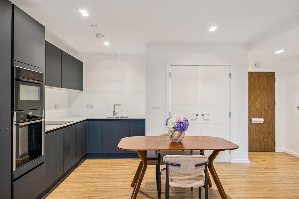 Property photo 3 of 10 Image