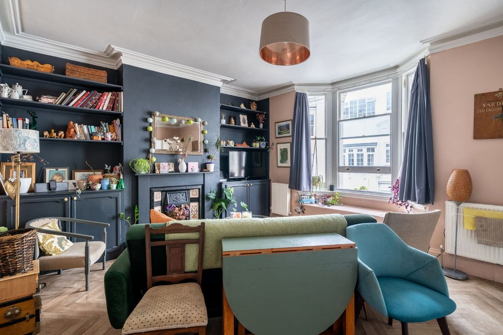 Property photo 2 of 19 4272762