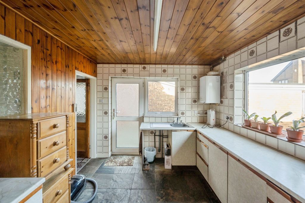 Property photo 2 of 21