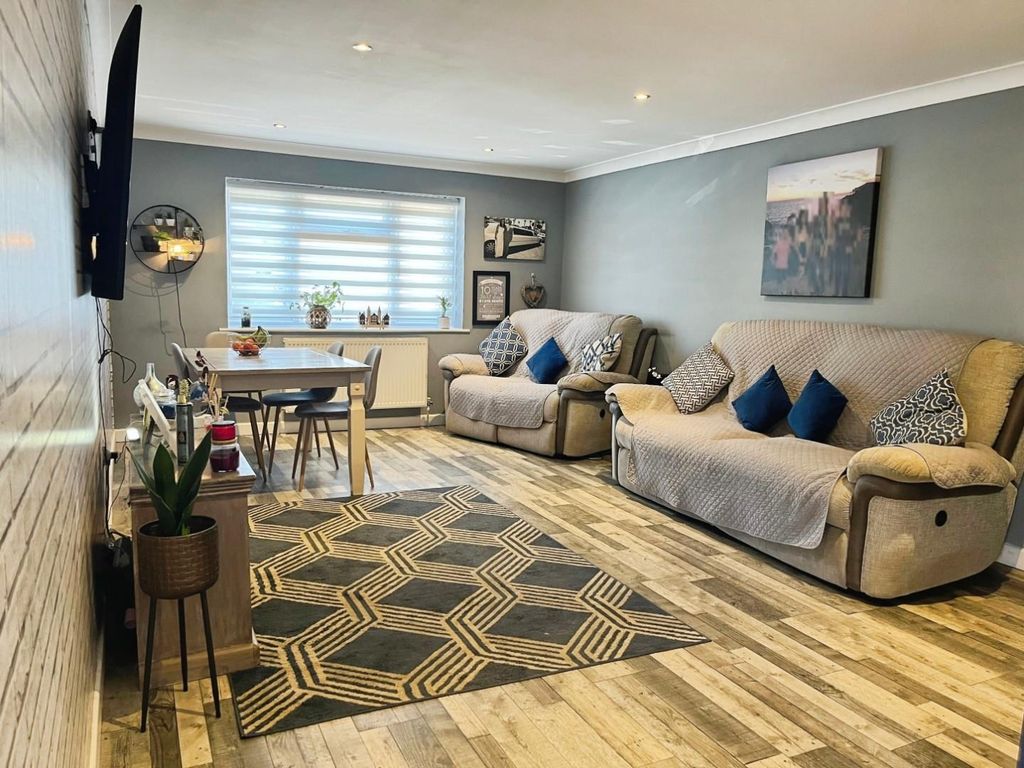 Property photo 3 of 18 77394E2c-Img_2430.Jpeg