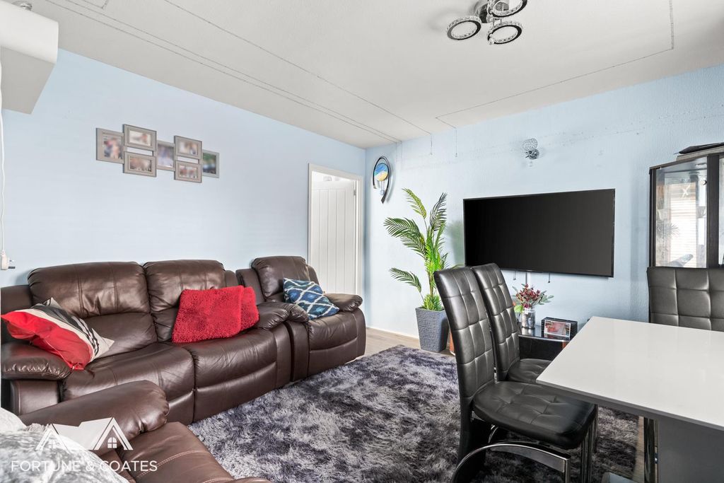 Property photo 2 of 16 Thefortunes_10.Jpg