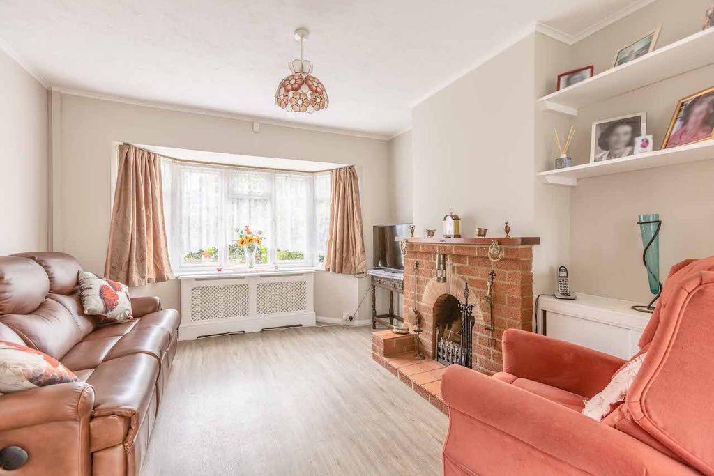 Property photo 2 of 17