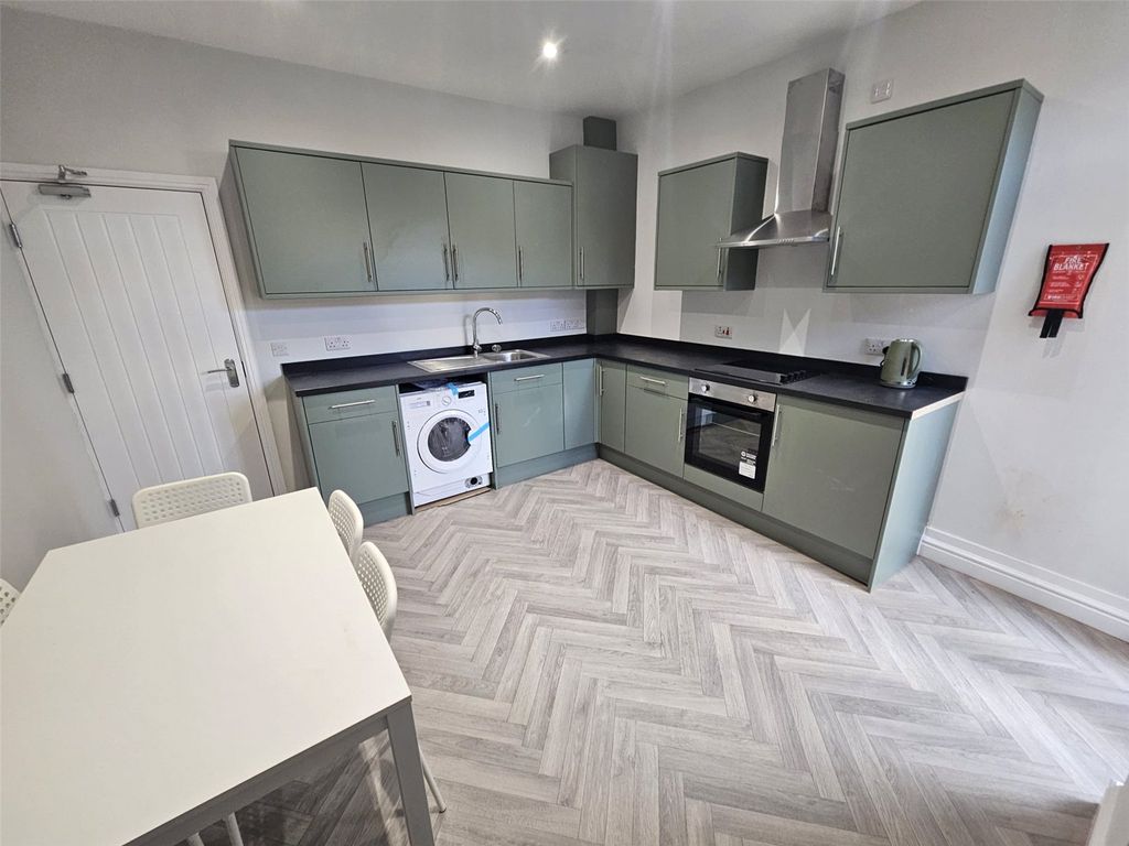 Property photo 2 of 6 Picture No. 04