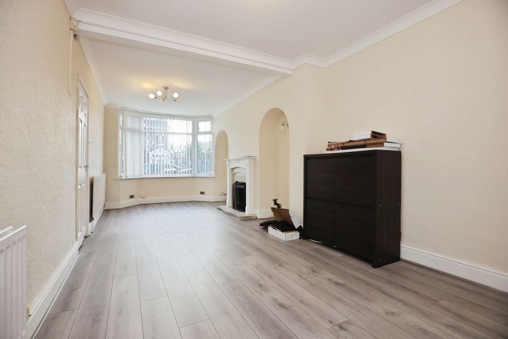 Property photo 2 of 18 Pbox-Img.Jpg