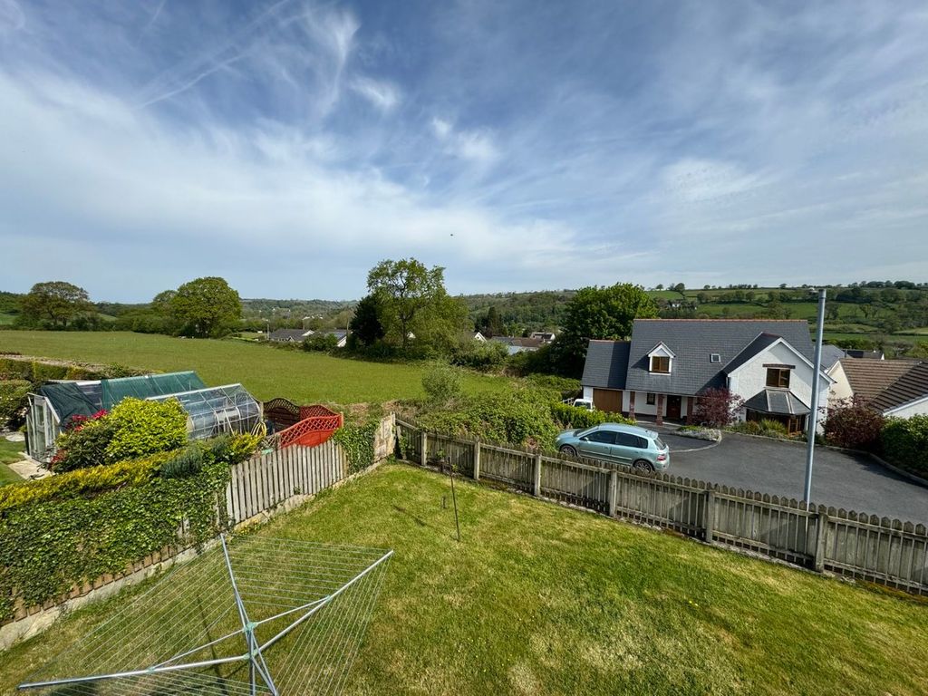 Property photo 3 of 35