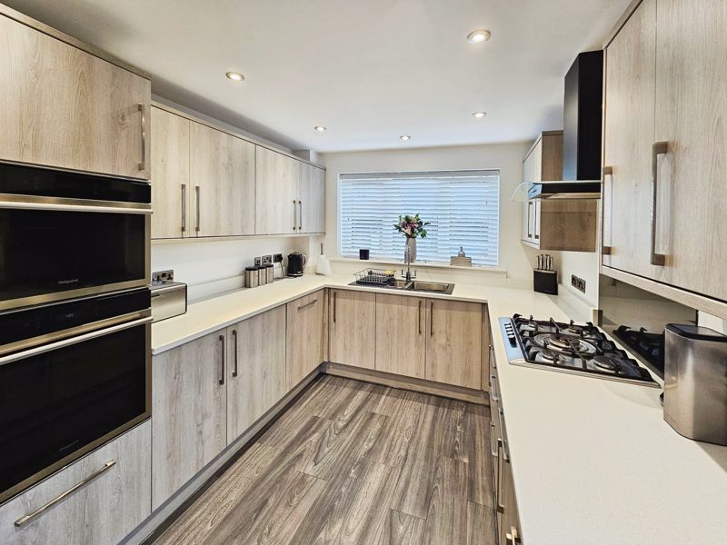 Property photo 2 of 14 Photo 12