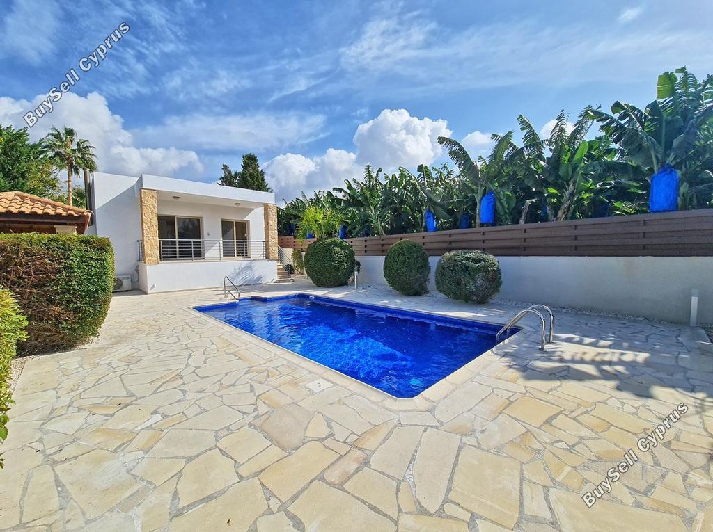 Property photo 1 of 42