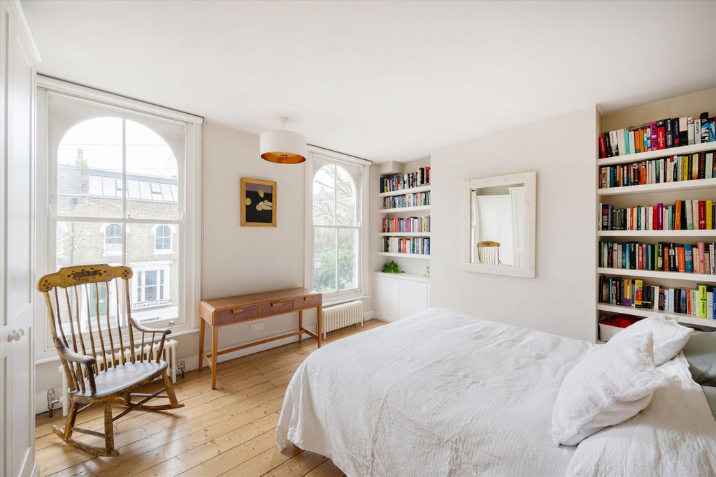 Property photo 3 of 18 Image