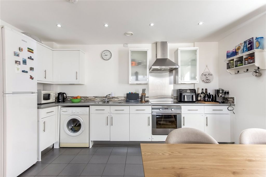 Property photo 3 of 24 Picture No. 18