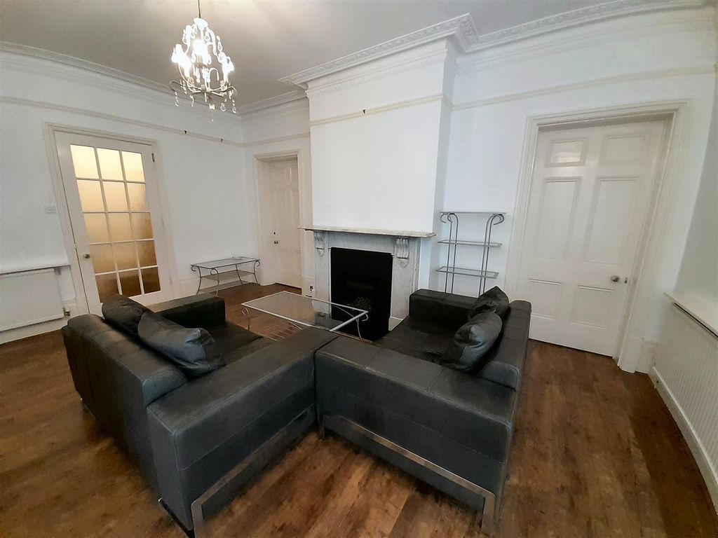 Property photo 3 of 13 3 Waldrist Sittingroom Photo2.Jpg