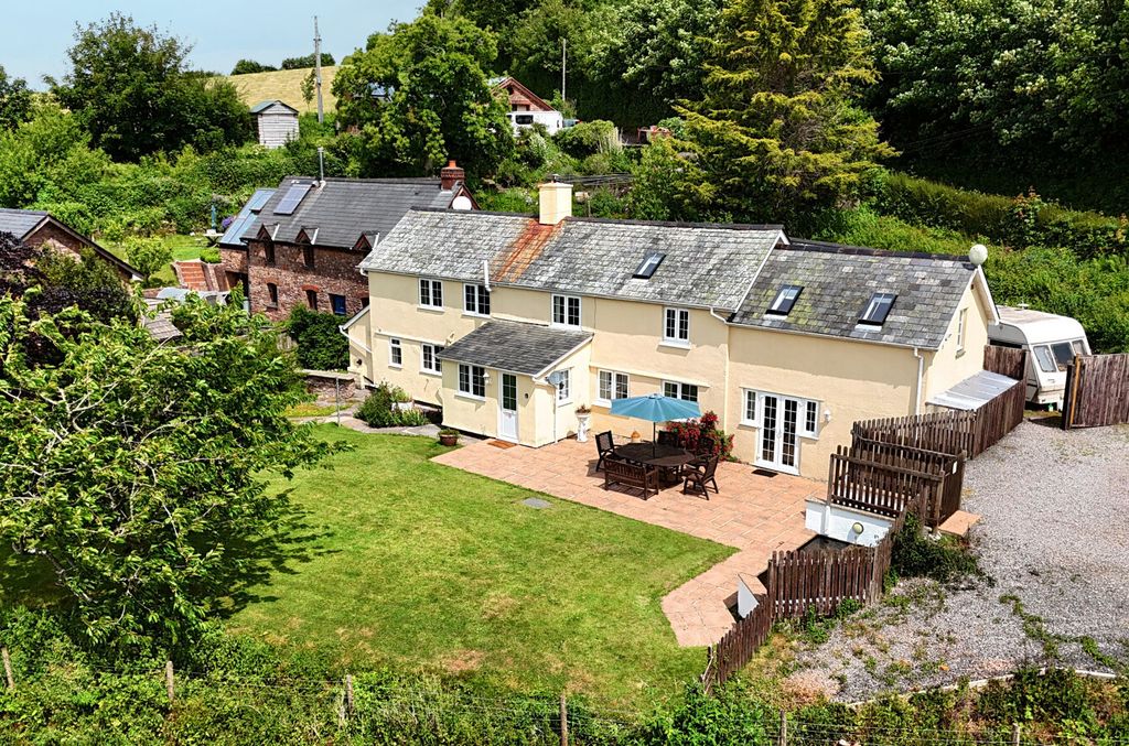 Property photo 1 of 31 -683A017E0Ec0d-12...