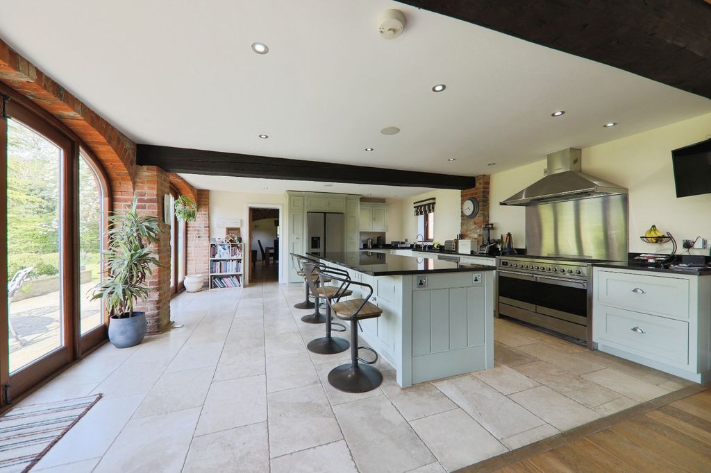 Property photo 3 of 30 4166647