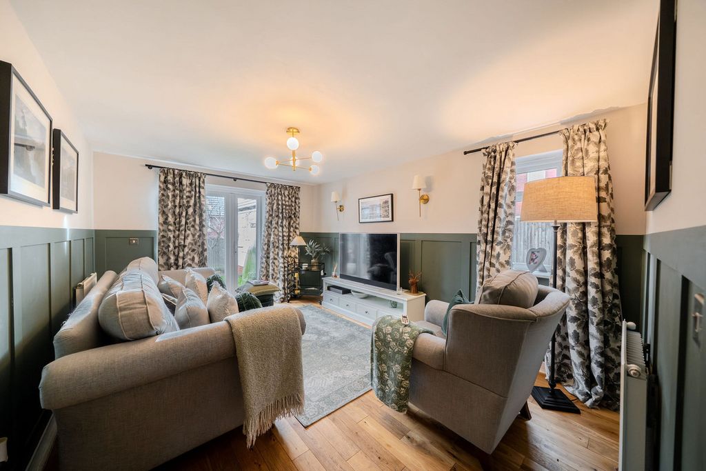 Property photo 3 of 47