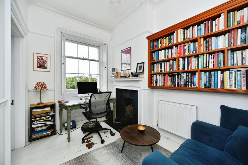 Property photo 3 of 20