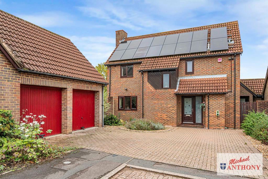 Property photo 1 of 18 Photo 6