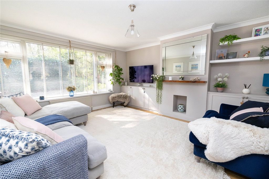 Property photo 2 of 38 Picture No. 13