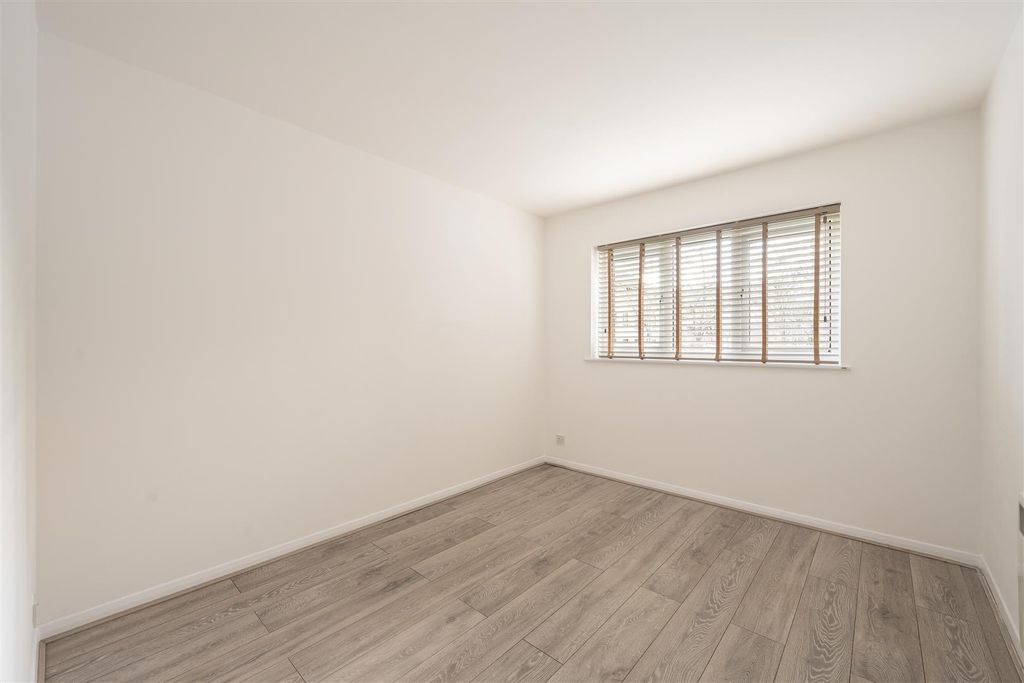 Property photo 3 of 11 Higham Station Avenue, E4