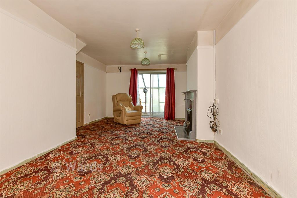 Property photo 1 of 11 Lounge/Diner